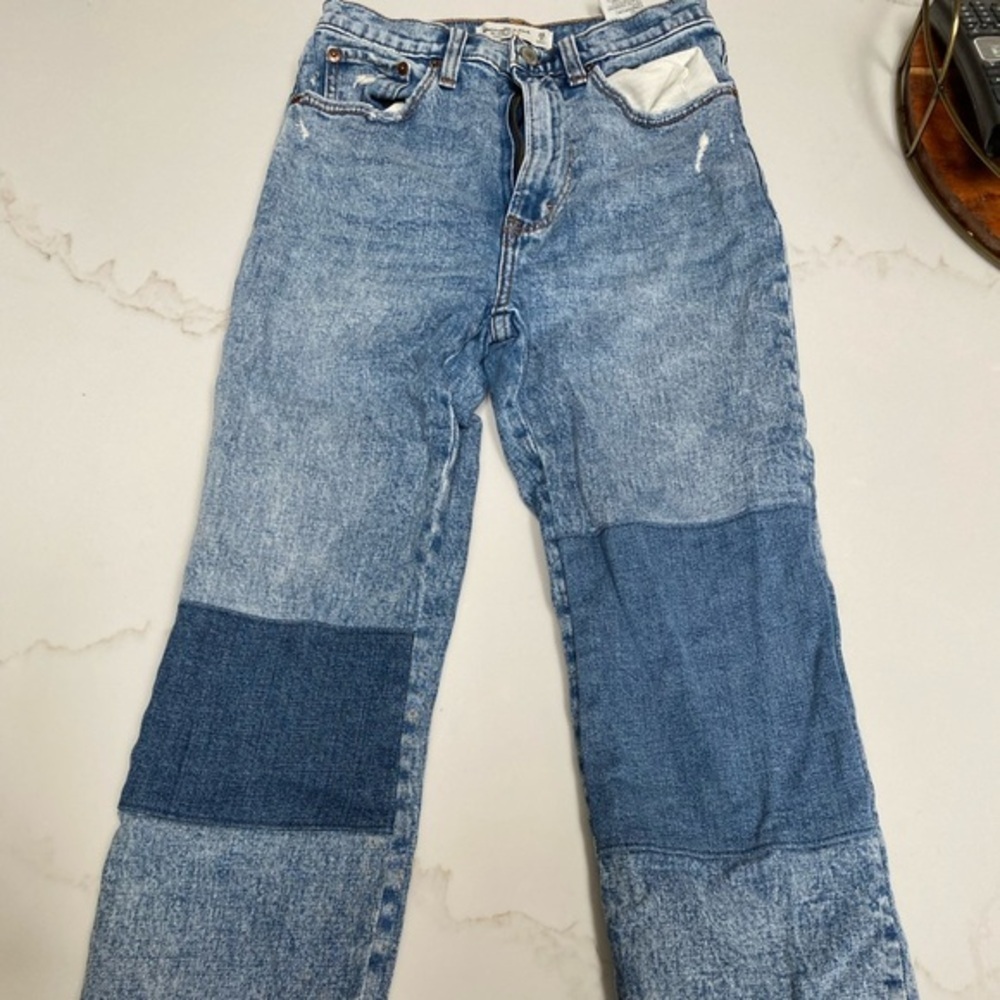 Ambercrombie and Fitch size 26 short jeans